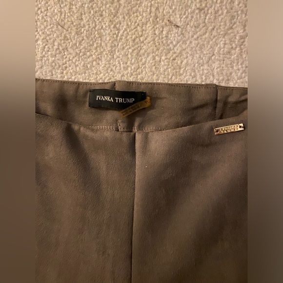 Suede fitted women’s pants - Picture 3 of 3